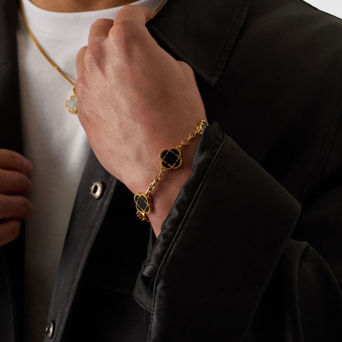 Onyx Clover Stone Bracelet (Gold)