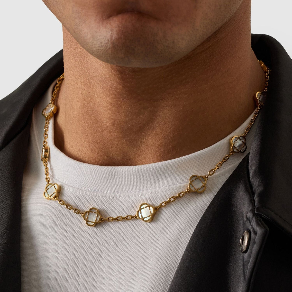 White Clover Stone Necklace (Gold)
